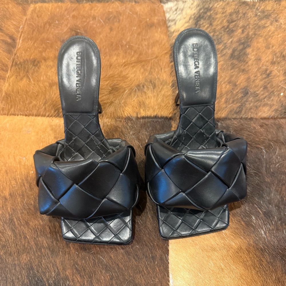 Bottega Veneta Lido Mules - Black - Picture 2 of 6